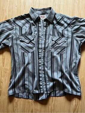 Ely Cattleman Gray and Black Striped Western Pearl Snap Shirt size large